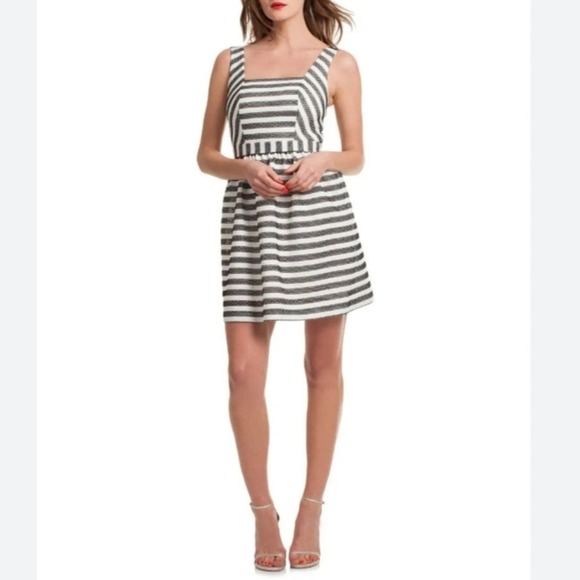 Trina Turk Dresses & Skirts - Trina Turk Womens 0 Striped Calabazar Open Back Dress